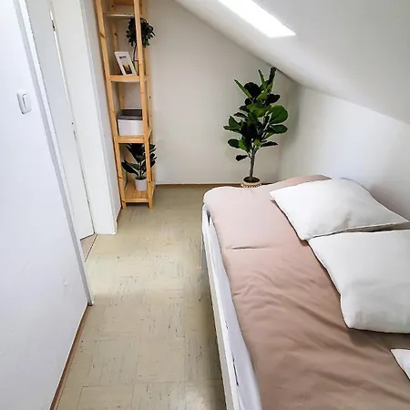 Dg L- Helle 40m2 2-zimmer Naehe Salzburg Apartmán *